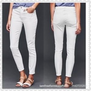 GAP Jeans - Gap 1969 White Legging Jeans GAP Jeans - Gap 1969 White Legging Jeans
